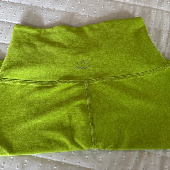 Beyond Yoga Spacedye Set in Lime Citron Heather - Picture 5 of 6